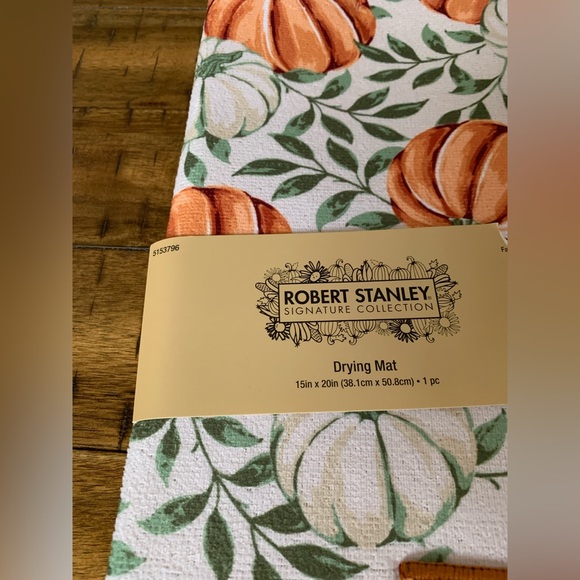 ROBERT STANLEY.
SIGNATURE COLLECTION
Drying Mat
15in x 20in (38.1cm x 50… - Picture 3 of 5